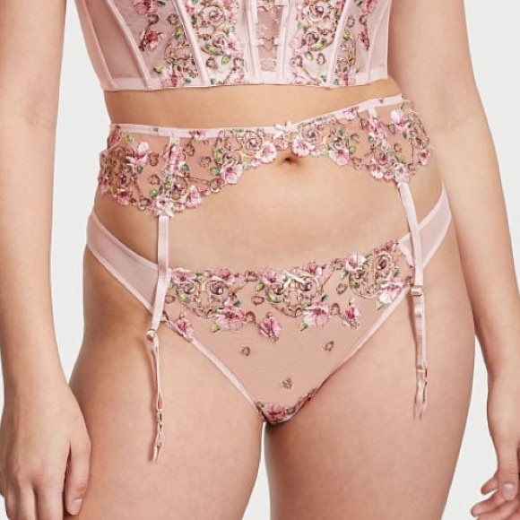 NWT Victoria’s Secret DREAM ANGELS Floral Heart Embroidery Garter Belt - Picture 2 of 9